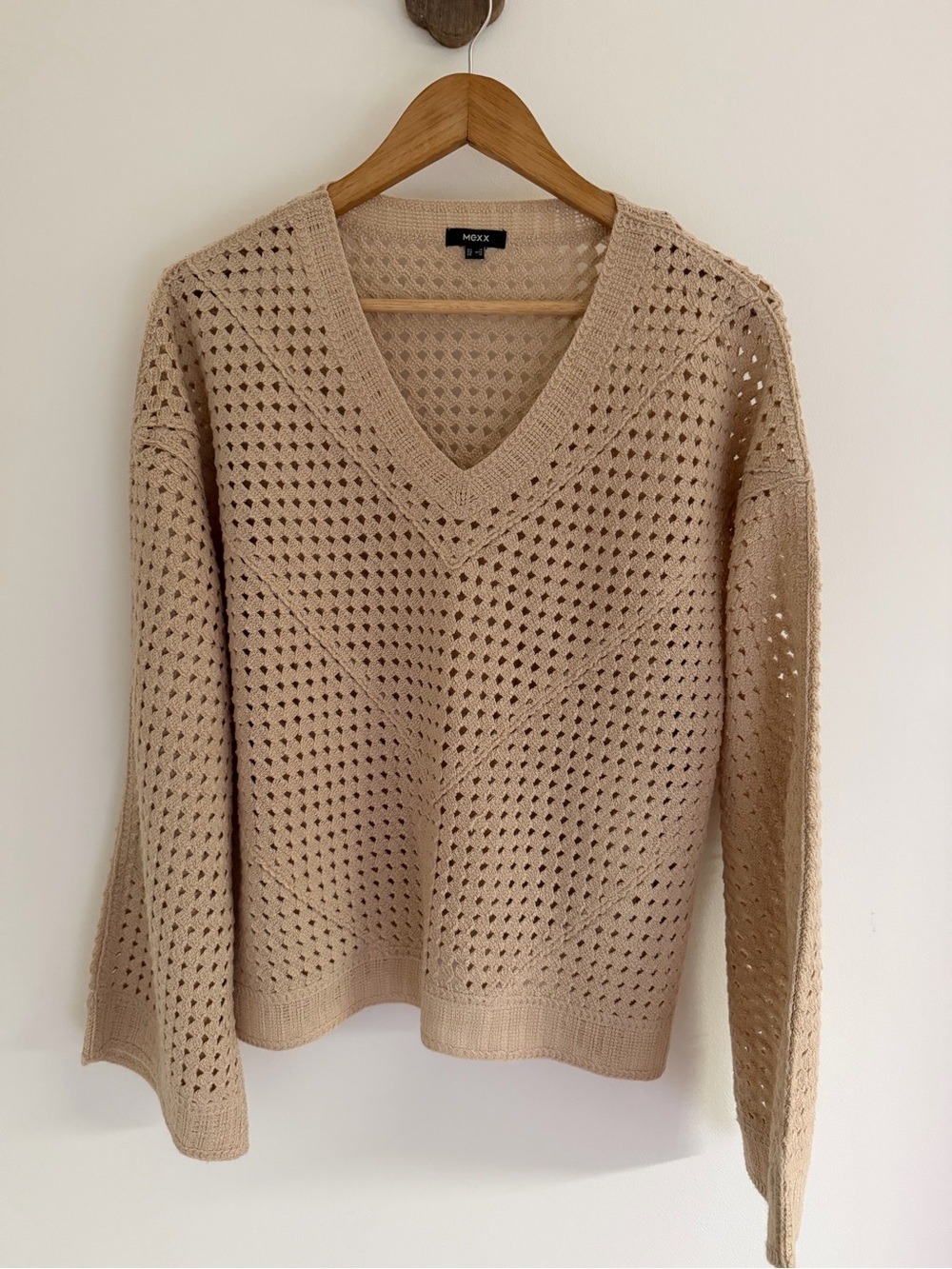 MEXX Beige Crochet Open Knit V-Neck Sweater M Boho Coastal - Picture 7 of 12